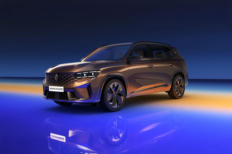 رينو  كوليوس Front angle low view