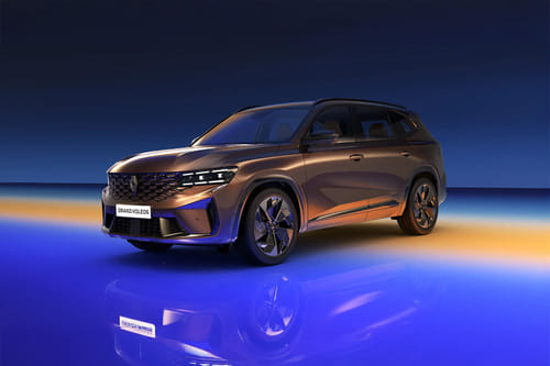 رينو  كوليوس Front angle low view