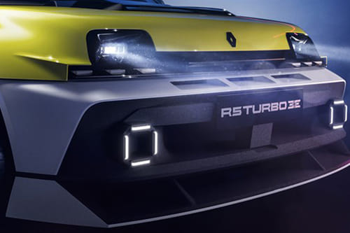 ٥ تيربو ٣ إي Headlight