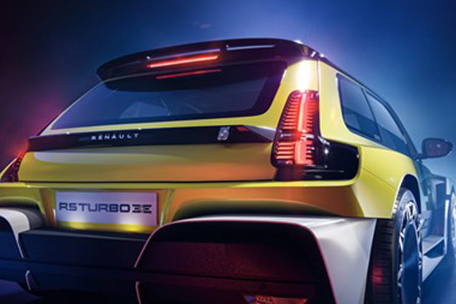 ٥ تيربو ٣ إي Tail light