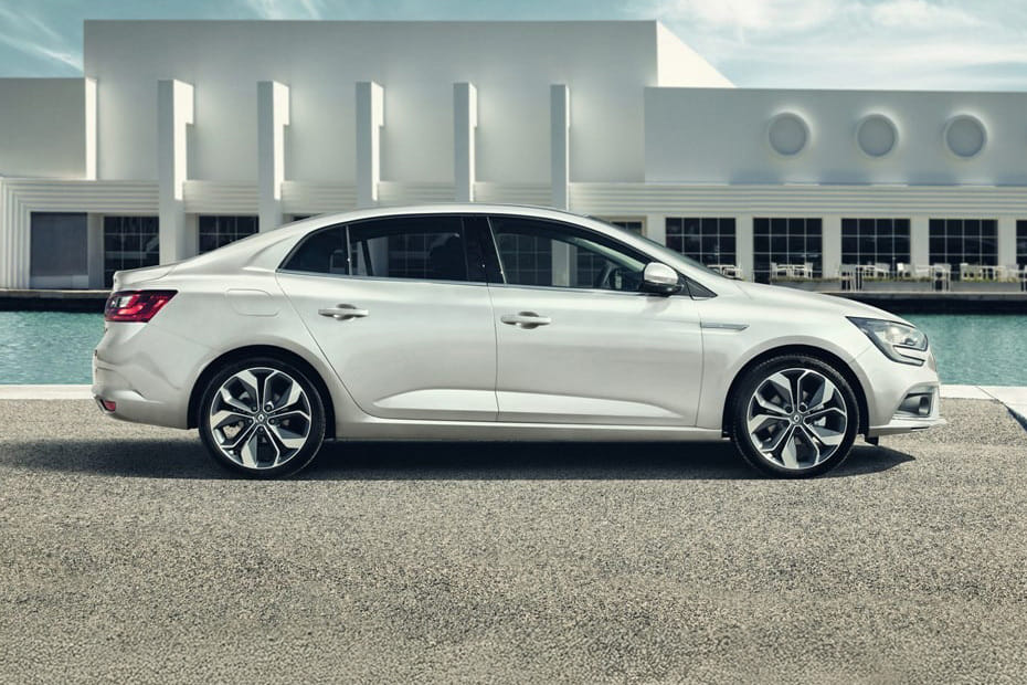 ميجان Medium Angle Front View