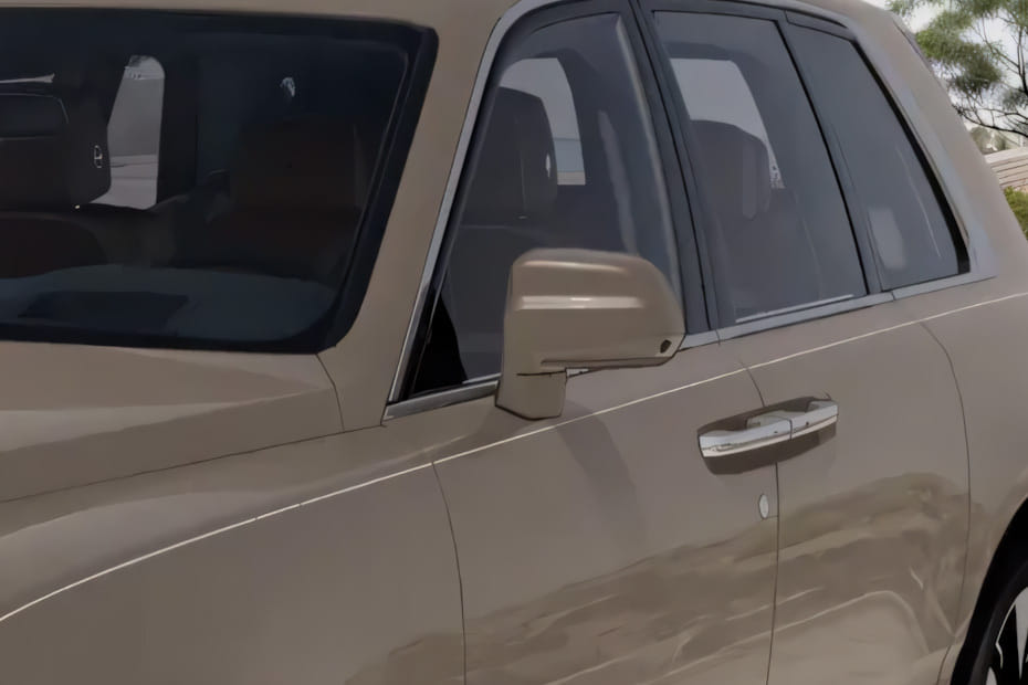 Rolls Royce Cullinan Drivers Side Mirror Front Angle
