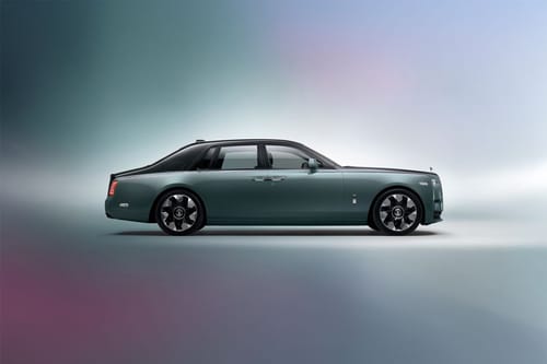 فانتوم Medium Angle Front View