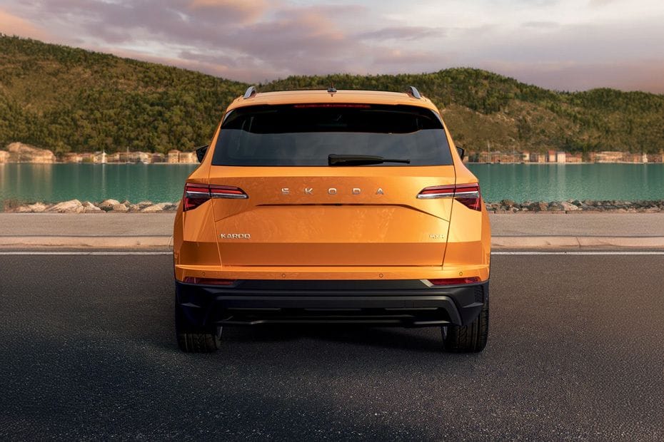 Full Rear View of Skoda Karoq