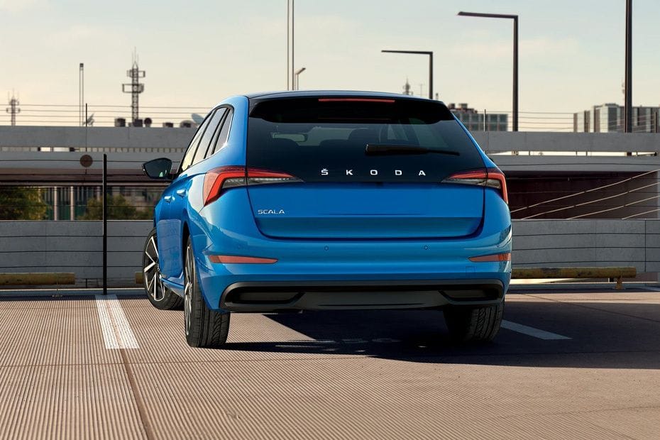 Full Rear View of سكودا سكالا