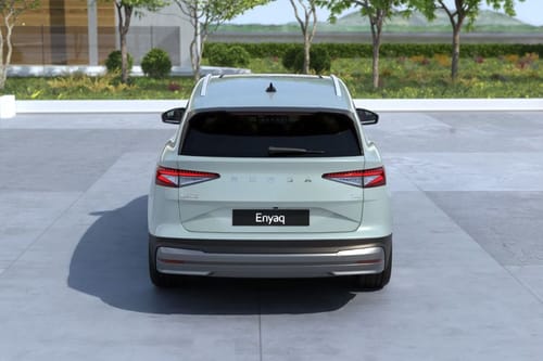 Full Rear View of سكودا إينياك