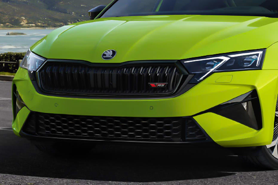 أوكتافيا آر إس Grille View