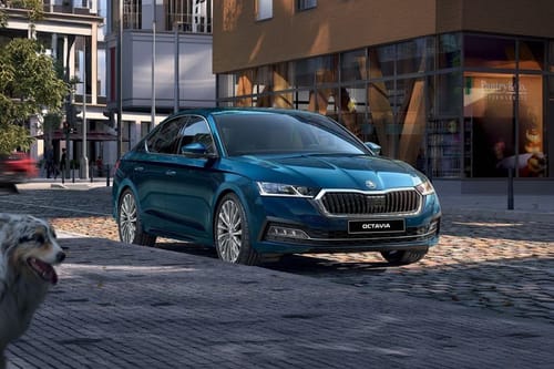 Skoda Octavia (2022-2024) Front Medium View