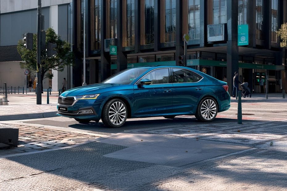 Rear Cross View of Skoda Octavia