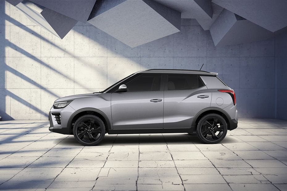 Ssangyong Tivoli Full Side View
