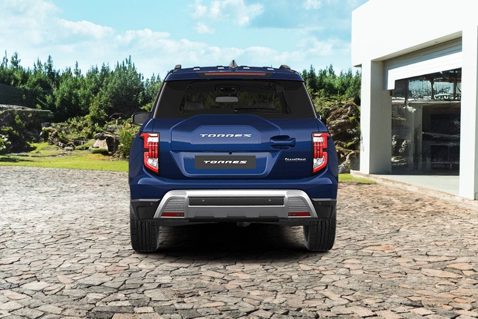 Rear Medium View of Ssangyong Torres