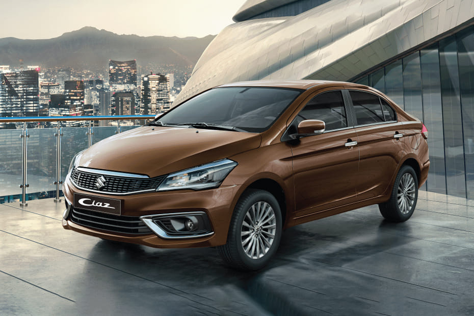 Suzuki  Ciaz Front angle low view
