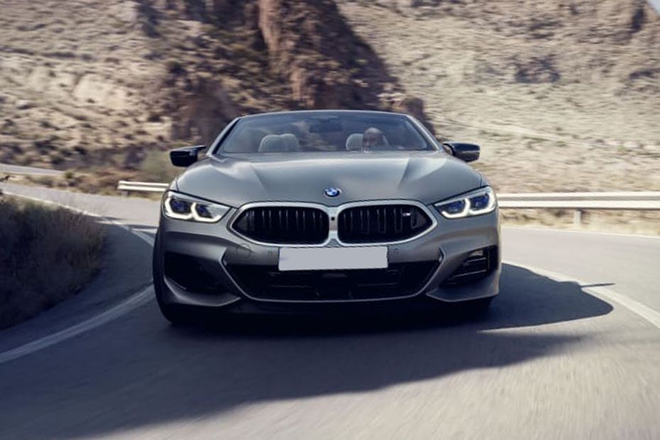 Full Front View of الفئة 8 مكشوفة