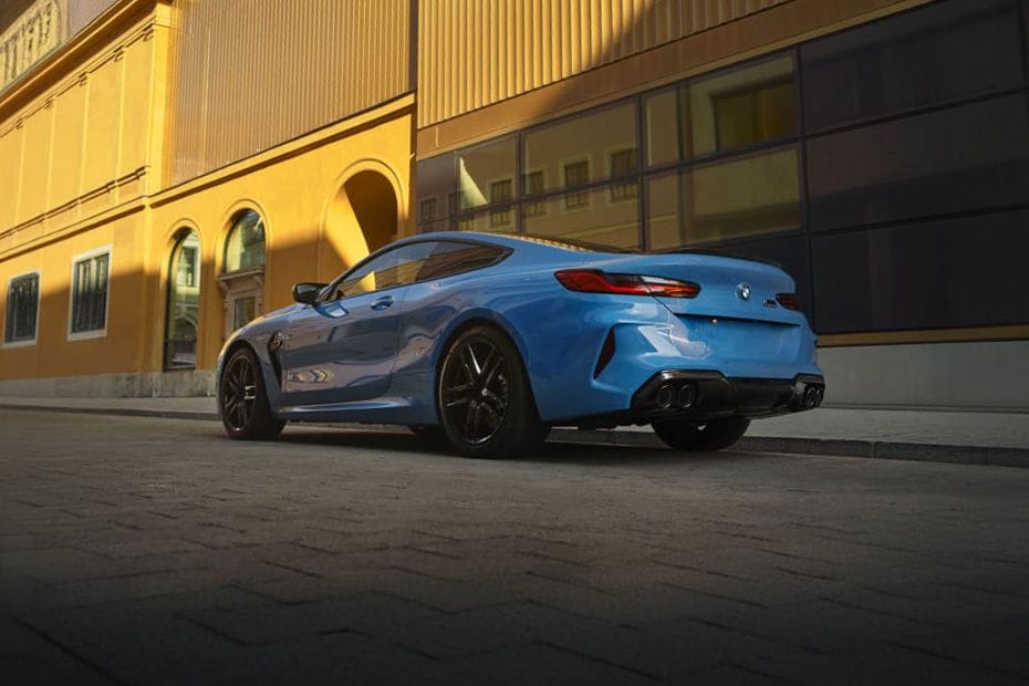 Rear Cross Side View of BMW M8