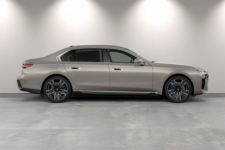 7 Series Medium Angle Front View