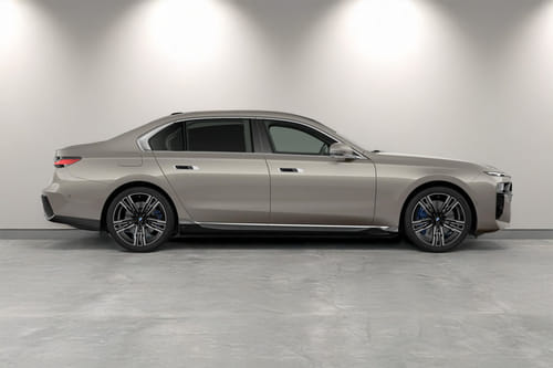 7 Series Medium Angle Front View