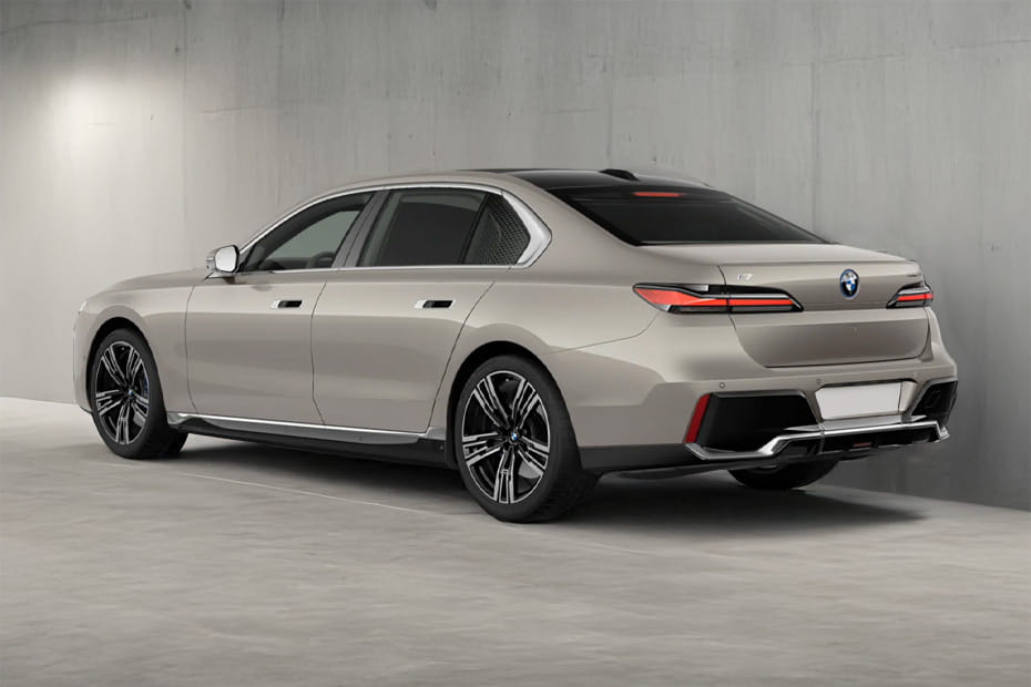 Rear Cross Side View of BMW 7 Series