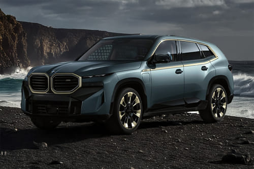 BMW  XM Front angle low view