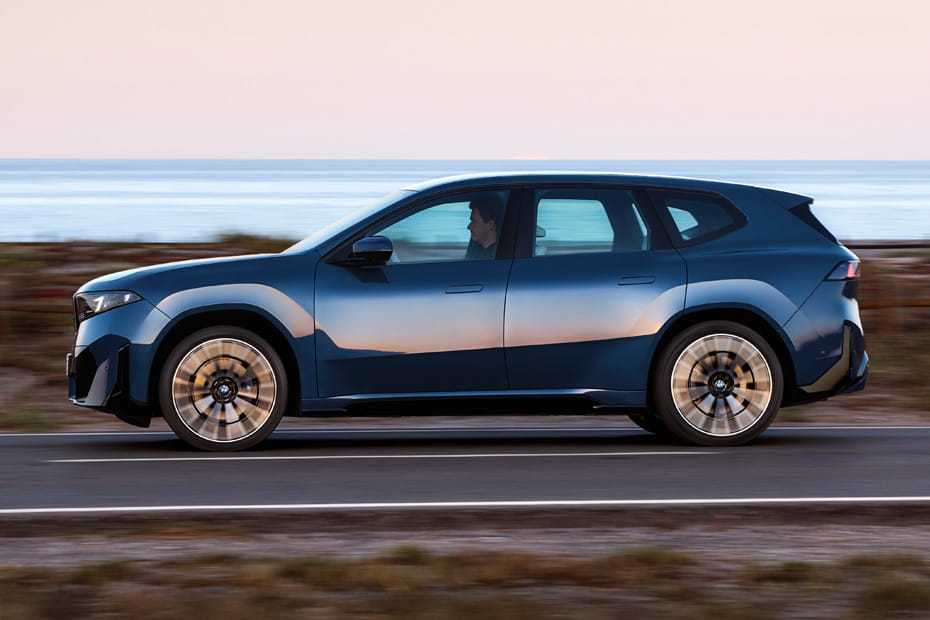 آي إكس 3 Side view