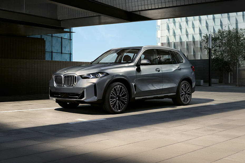 BMW X5 Front angle low view