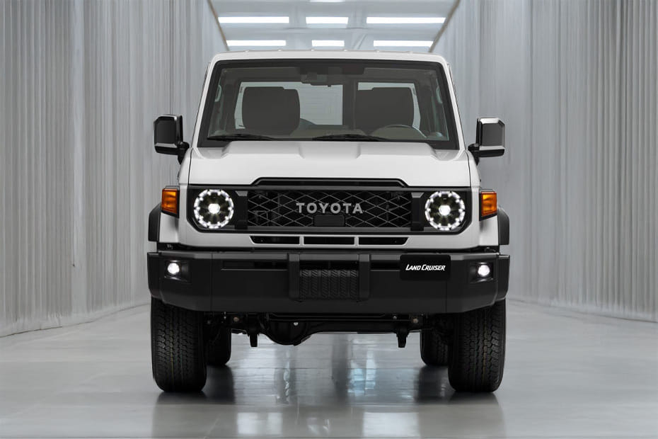 Full Front View of Land Cruiser 70 Hard Top