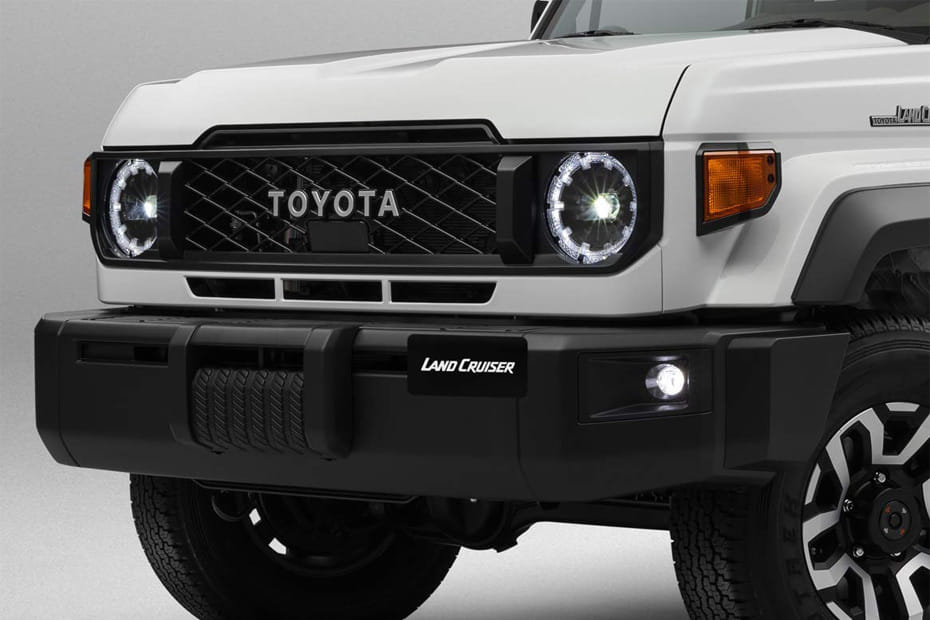 Land Cruiser 70 Hard Top Grille View