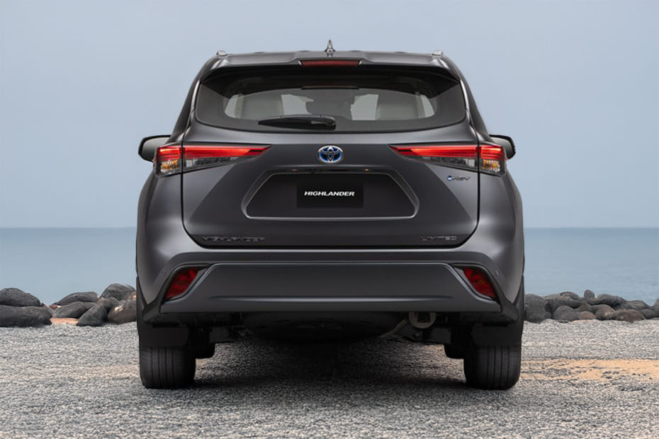 Full Rear View of تويوتا هايلاندر