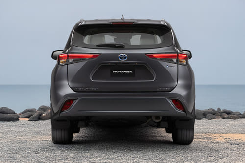 Full Rear View of تويوتا هايلاندر
