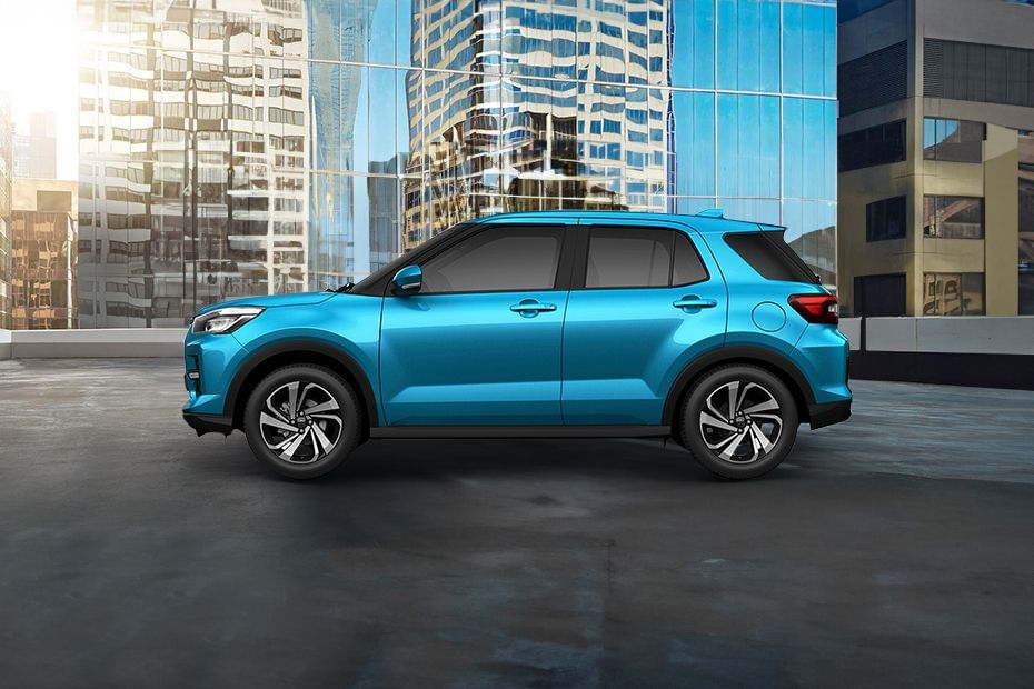 تويوتا رايز Full Side View