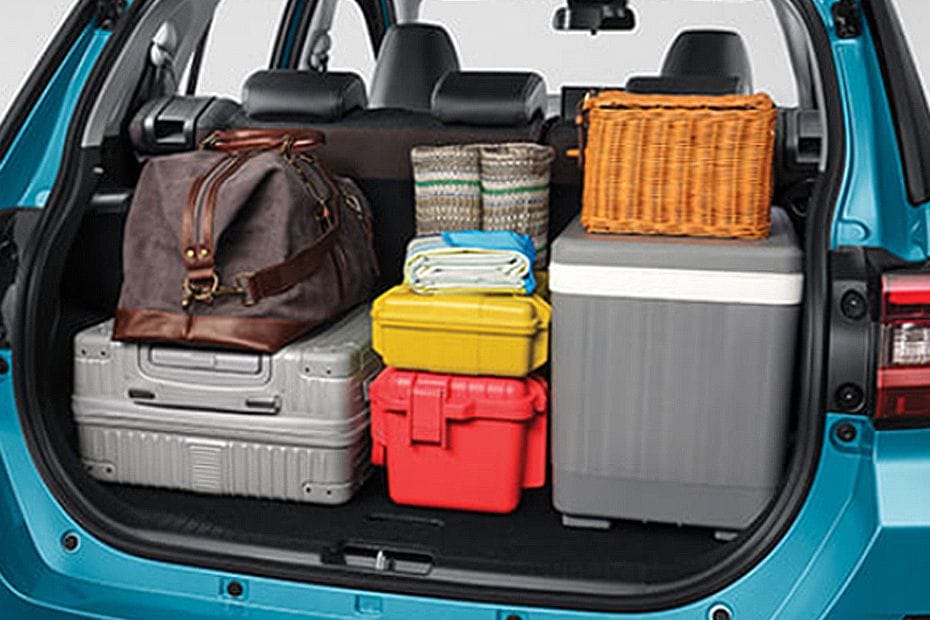 Trunk Open Closer View of رايز