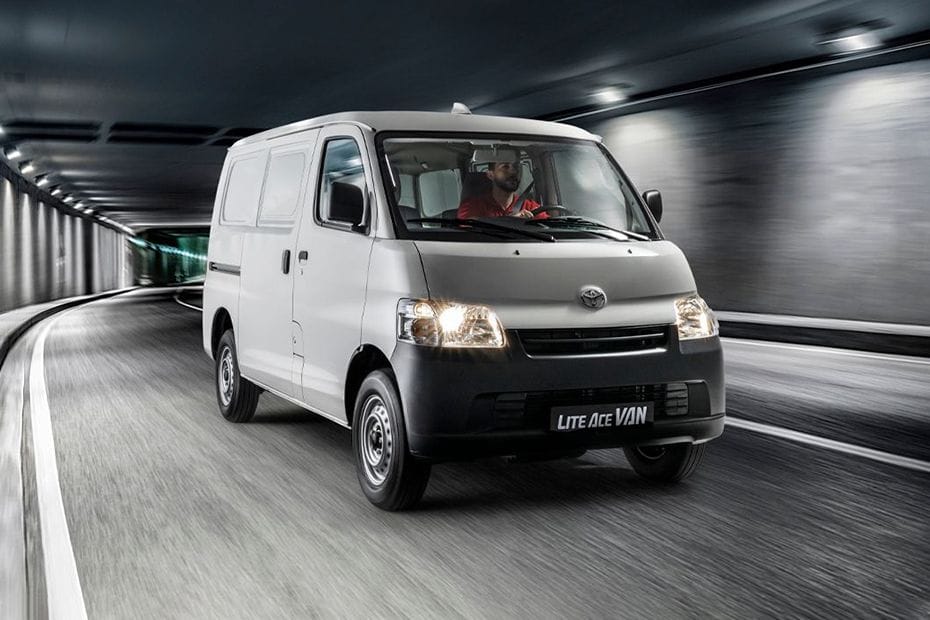 Toyota  Liteace Front angle low view