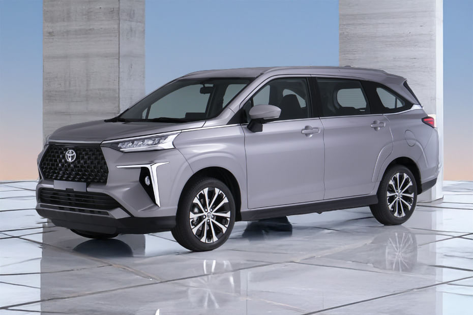 تويوتا  فيلوز Front angle low view