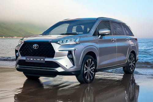 Toyota  Veloz Front angle low view