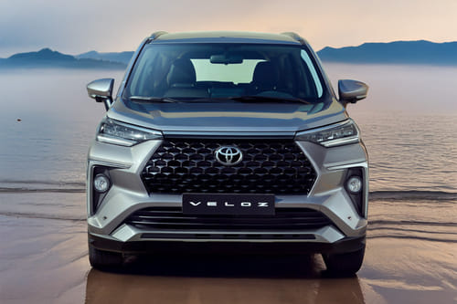 Full Front View of Veloz