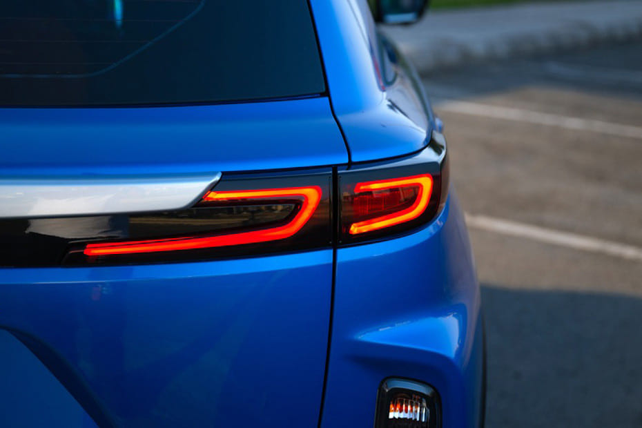 أوربان كروزر  Tail light