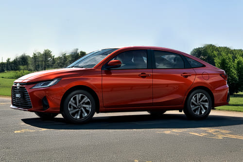 Toyota Yaris Front Side View