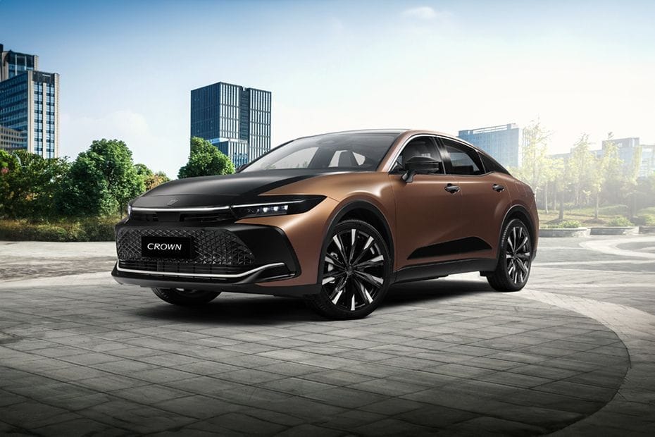 كراون  Front deep low Angle View