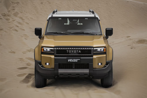 Full Front View of لاند كروزر برادو 