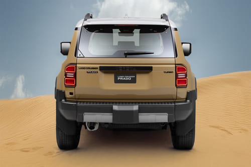 Full Rear View of تويوتا لاند كروزر برادو 