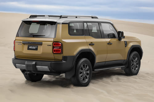 لاند كروزر برادو  Rear angle view