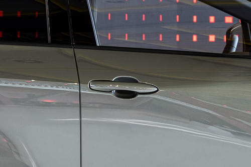 سي-إتش آر بلس Door handle