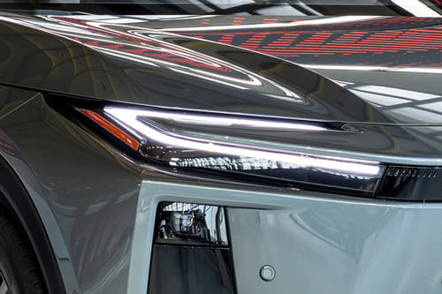 سي-إتش آر بلس Headlight