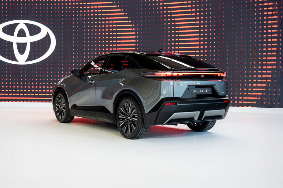 Rear Medium View of تويوتا سي-إتش آر بلس