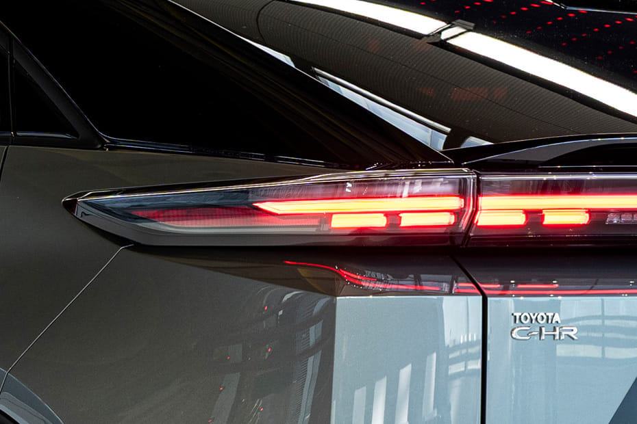 سي-إتش آر بلس Tail light