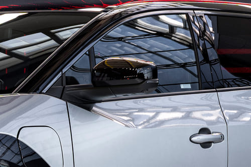 تويوتا بي زد 4 إكس Drivers Side Mirror Front Angle