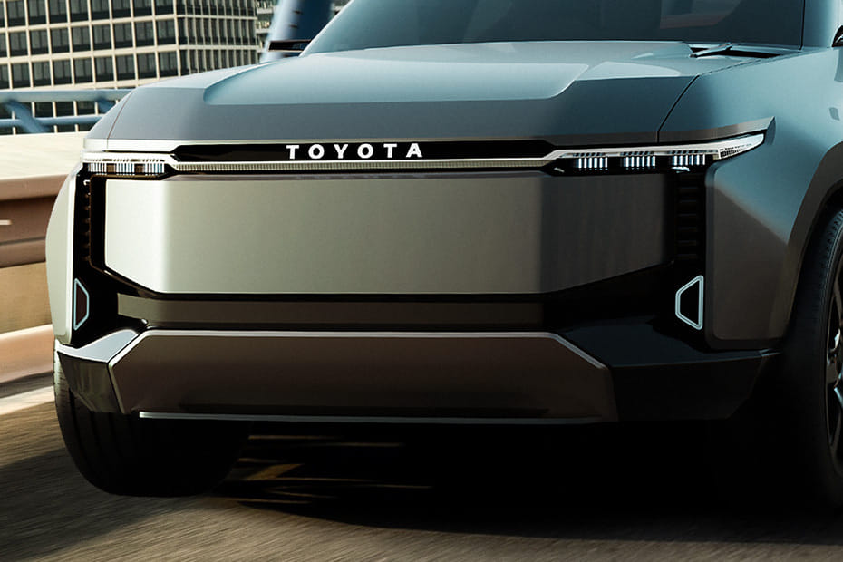 لاند كروزر إس إي Grille View