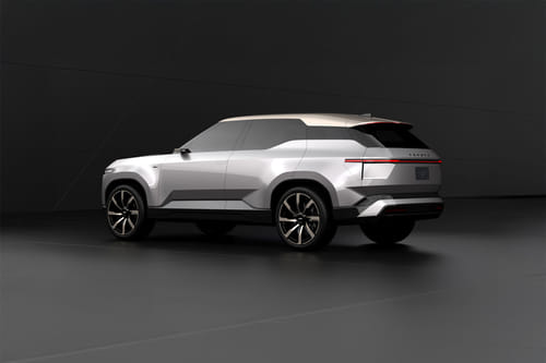 Rear Cross Side View of تويوتا لاند كروزر إس إي