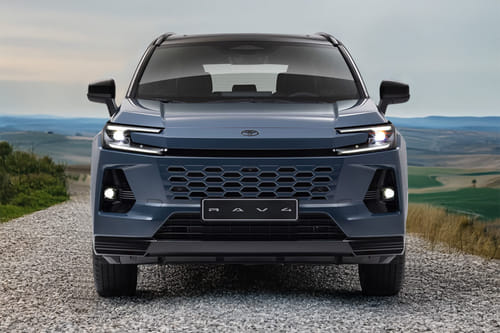 Full Front View of آر إيه في 4 2026