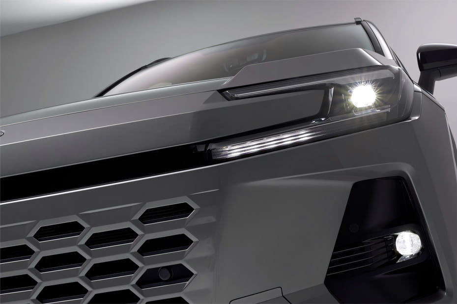 آر إيه في 4 2026 Headlight