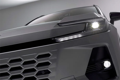 آر إيه في 4 2026 Headlight